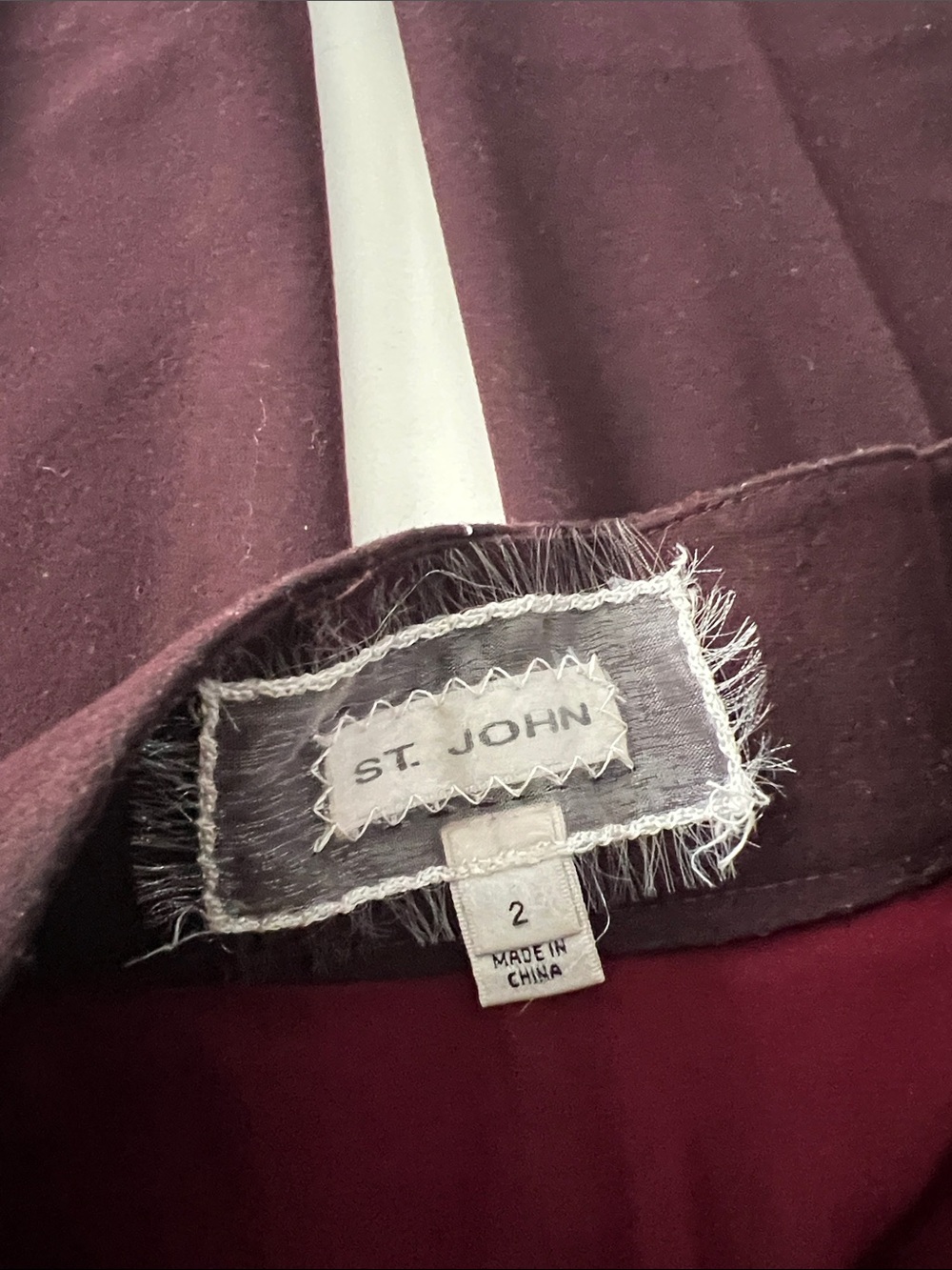 ST. JOHN Burgundy Straight Leg Mid Rise Trouser Pants Silk Lined 2 / 26" $230 - Picture 6 of 7